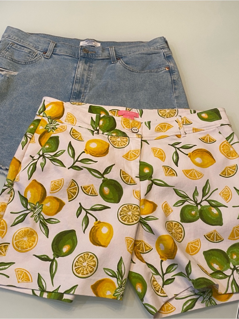 Bundle of 2 Women’s Size 14 Shorts: Isaac Mizrahi Lemon Print & Denizen by Levi’